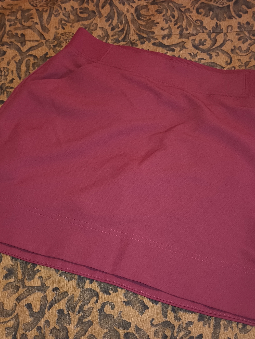 32  Women’s Magenta Active Skort
